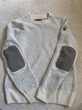 Fjallraven Ovik Crewneck Sweater with Gray Elbow Patches